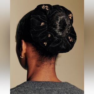 Sézane velvet scrunchie, NWT